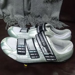 Shimano R099 cycling shoes